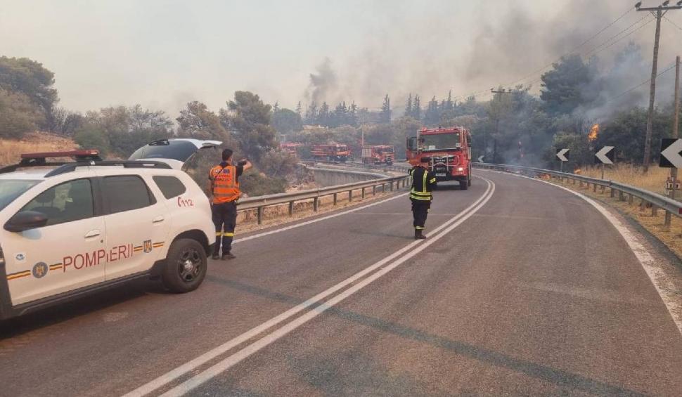 Pompierii români luptă să stingă cele peste 80 de incendii care mistuie Grecia  847367