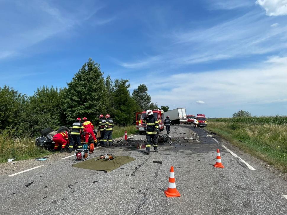 Accident grav pe DN2E în Suceava. Un șofer a murit după o coliziune între un autoturism și un autocamion 847694