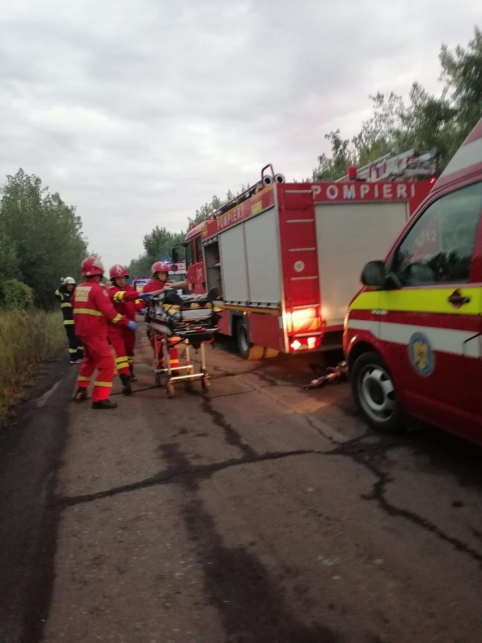 Accident cu 17 victime, între o mașină și un microbuz cu călători, pe DN1A, în Valea Călugărească! S-a activat Planul Roșu de Intervenție 847757