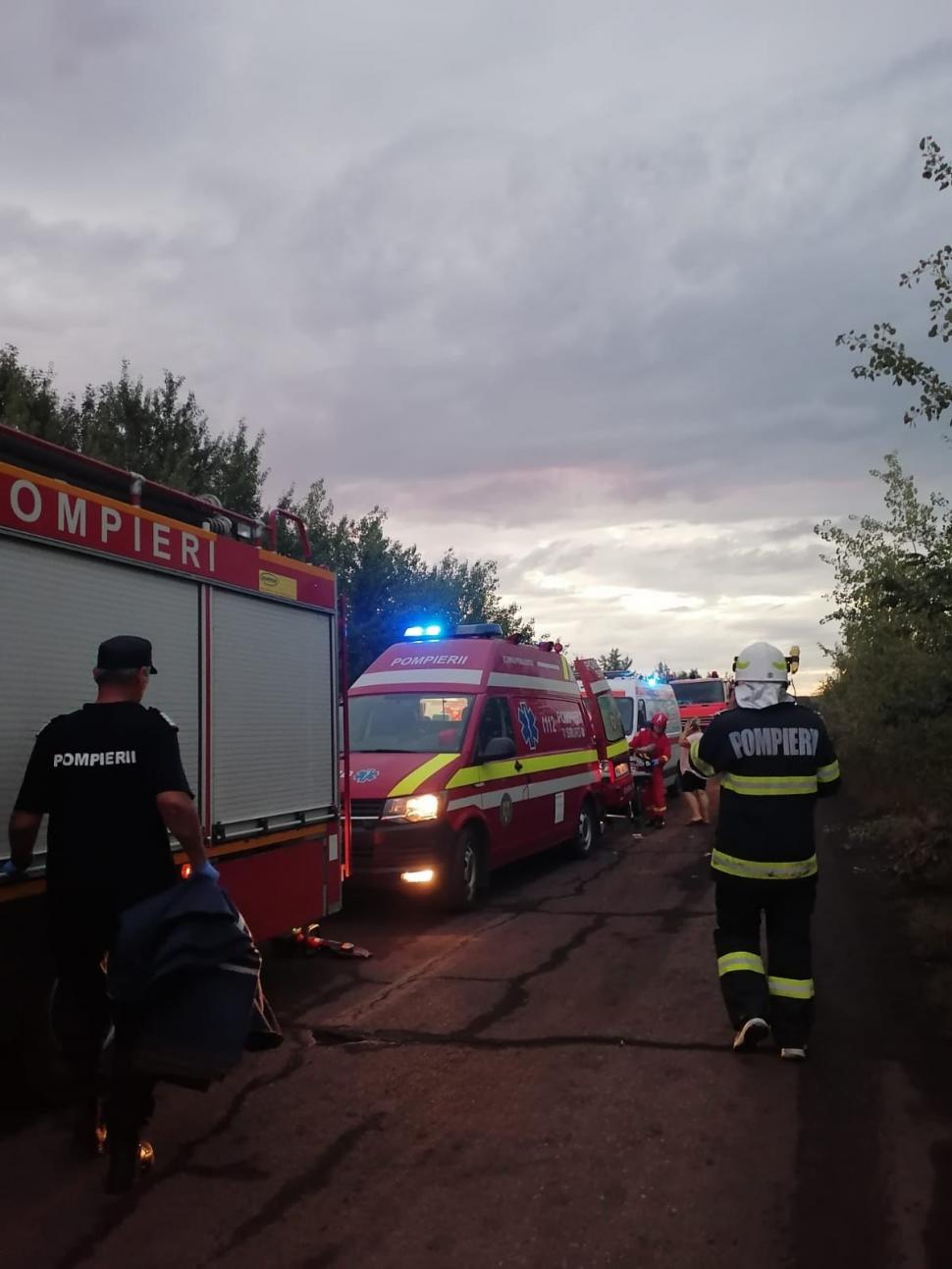 Accident cu 17 victime, între o mașină și un microbuz cu călători, pe DN1A, în Valea Călugărească! S-a activat Planul Roșu de Intervenție 847760