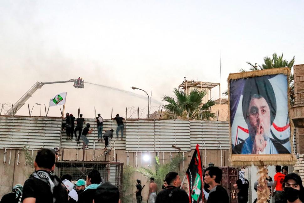 Ambasada Suediei la Bagdad a fost incendiată, după ce Coranul a fost ars în public la Stockholm 847650