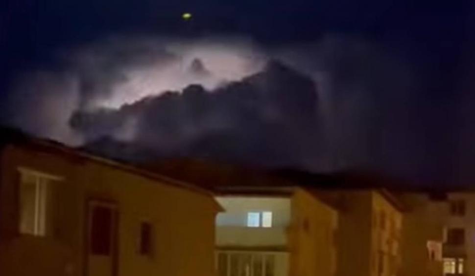 Fenomen înfiorător, noaptea pe cer, în Cluj. Oamenii și-au luat telefoanele și au început să filmeze 847632
