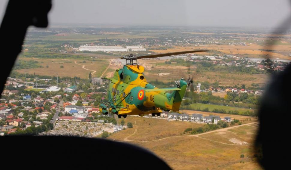 Sărbătoarea Aviației Române. Avioanele şi elicopterele de luptă vor survola astăzi cerul, în Bucureşti  847601