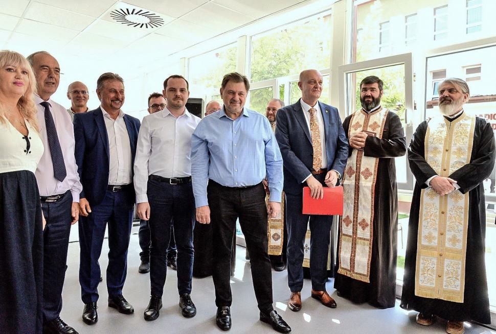 Primul ambulatoriu de specialitate finanțat din PNRR, inaugurat de ministrul Sănătății, Alexandru Rafila, la Hunedoara  847919