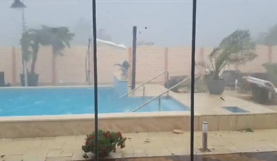 "Ferească Dumnezeu!": Imagini apocaliptice cu potopul din Arad 847949