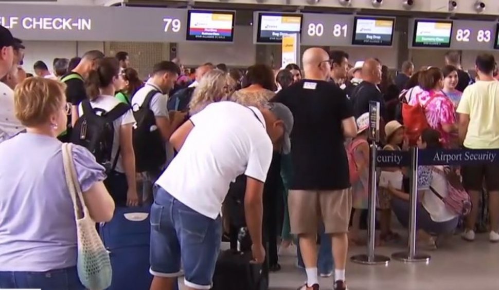 Cozi uriașe în aeroporturi | Oamenii încă pleacă spre Rodos, deși insula grecească este cuprinsă de incendii