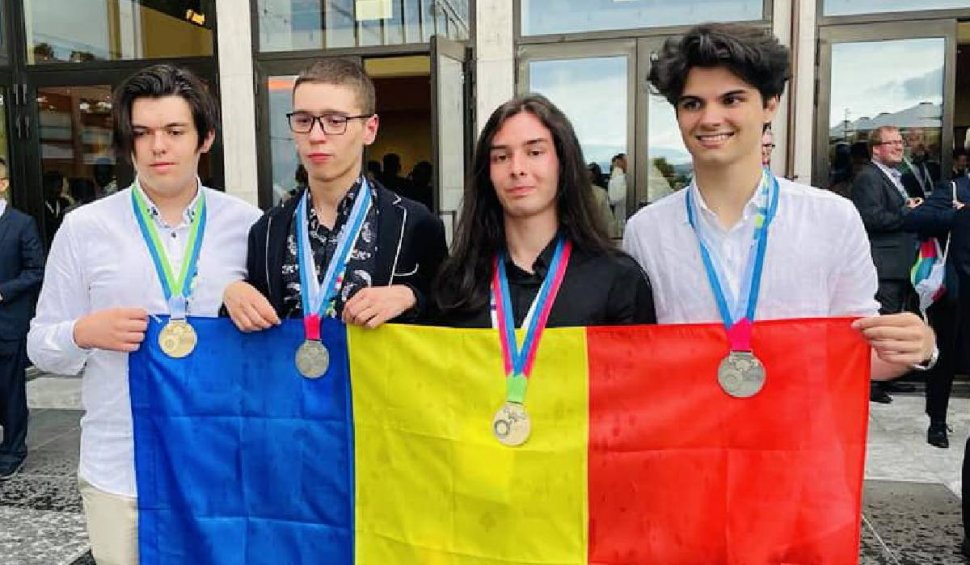 Elevii români, rezultate remarcabile la Olimpiada Internațională de Chimie: O medalie de aur, două de argint și una de bronz