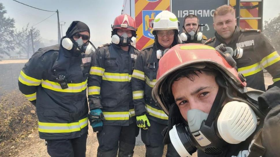 Pompierii români au ajuns pe insula Rodos! Luptă contra cronometru cu flăcările 848308