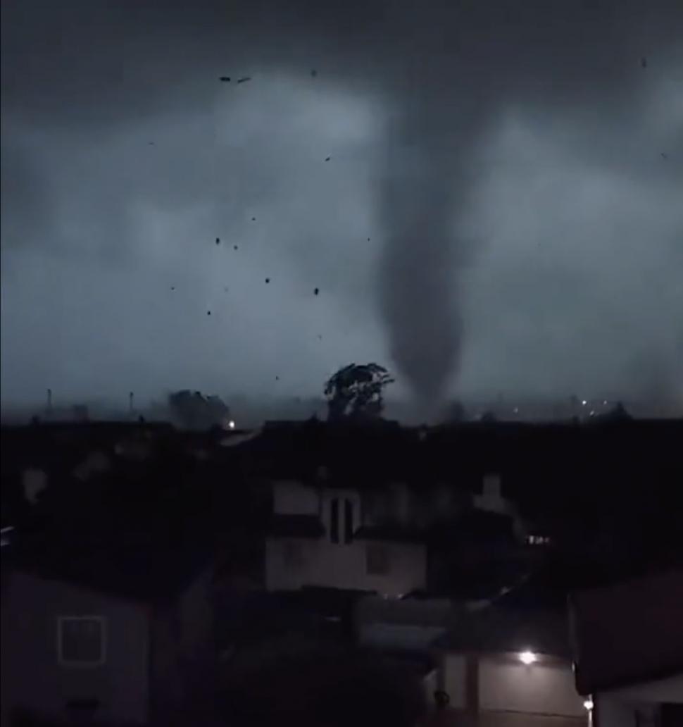 Italia, împărțită între furtuni și caniculă. În Sardinia au fost 48,2 grade Celsius, un record european pentru luna iulie 848547