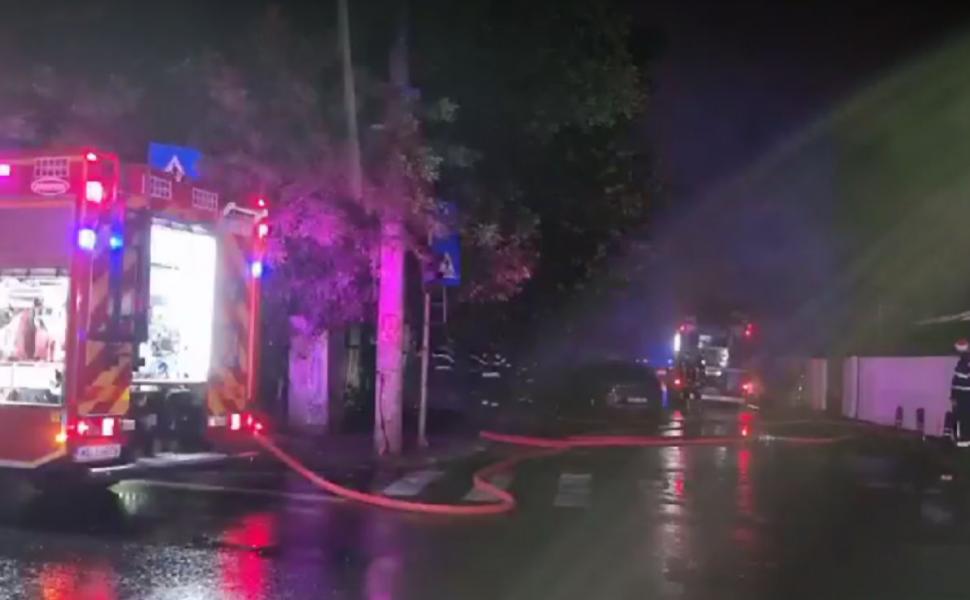 Incendiu puternic în sectorul 5 din Bucureşti. Intervenţie de urgență a pompierilor  848992
