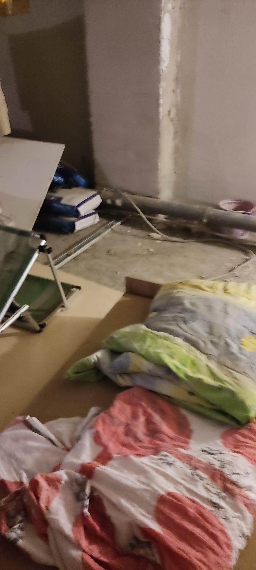 Oameni nemâncaţi şi neîngrijiţi, închişi la subsolul unui azil din Mureş. Primele imagini de la faţa locului 849209