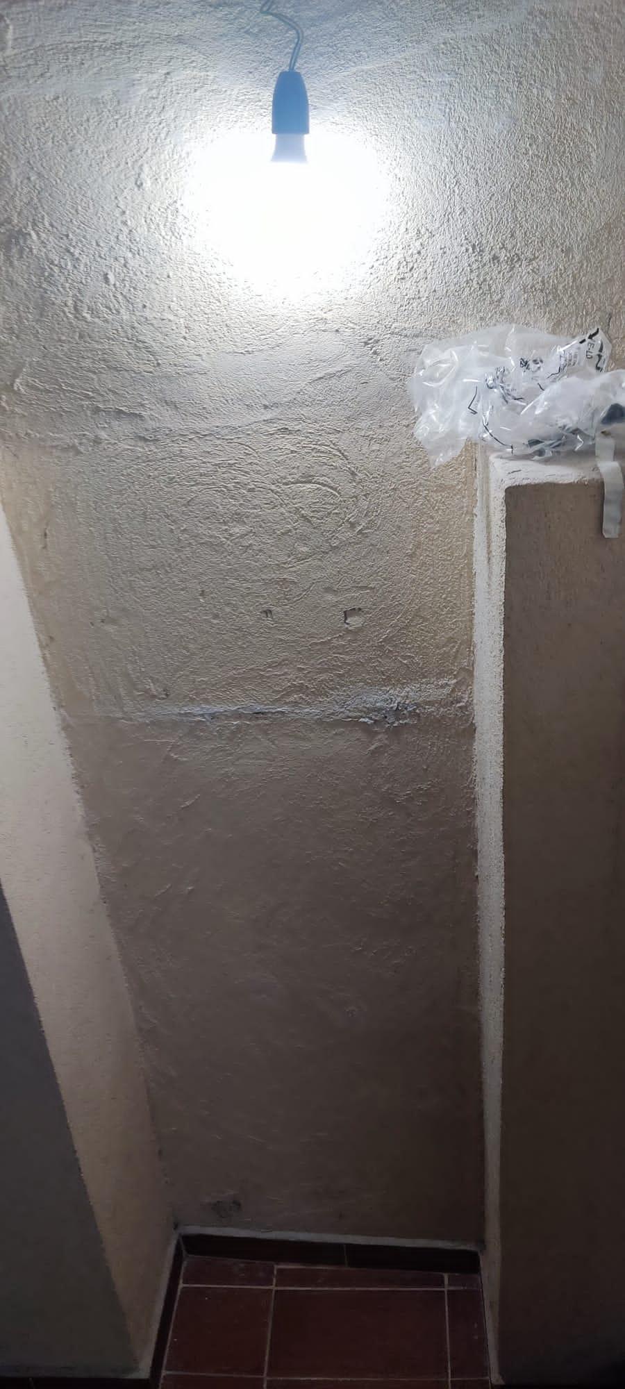 Oameni nemâncaţi şi neîngrijiţi, închişi la subsolul unui azil din Mureş. Primele imagini de la faţa locului 849214