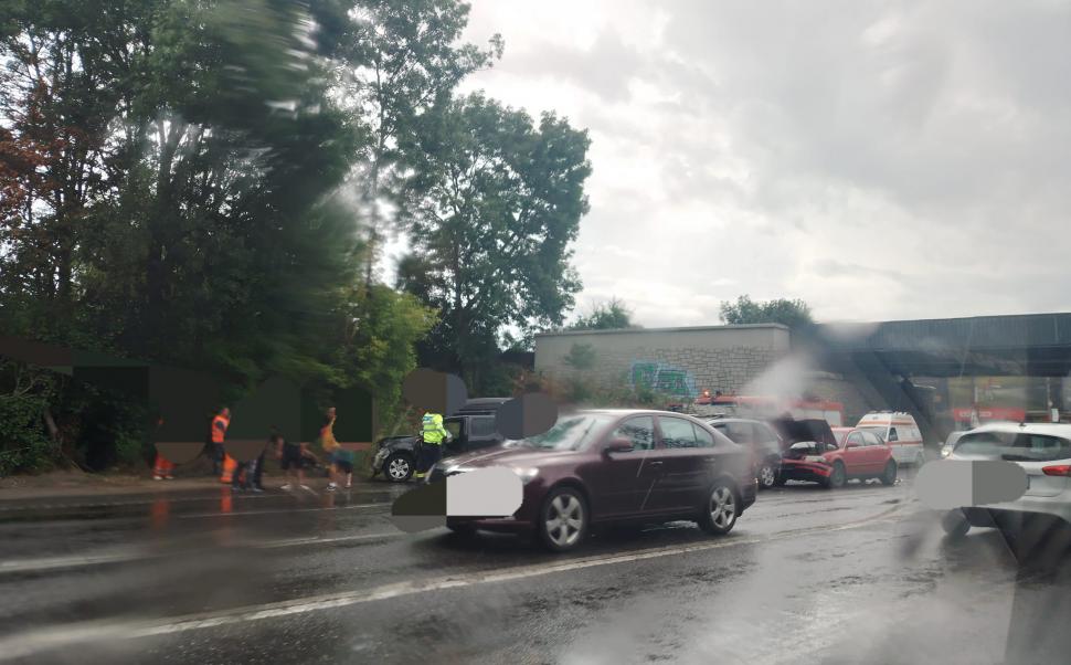Blocaj în trafic la ieșire din Otopeni, după un accident cu patru mașini pe DN1 849120
