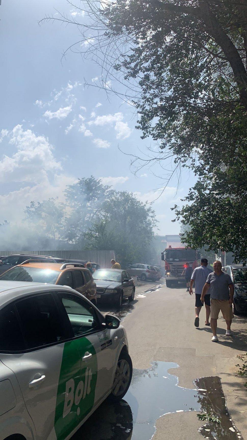 ”Am albit peste noapte. N-am putut să recuperez nimic” Mărturiile oamenilor care și-au pierdut casa în incendiul care a cuprins 17 proprietăți din București 849037
