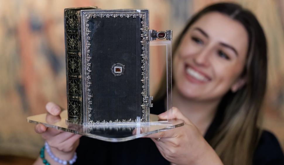 Un mister de 500 de ani care înconjura o carte de rugăciuni a fost elucidat 849302