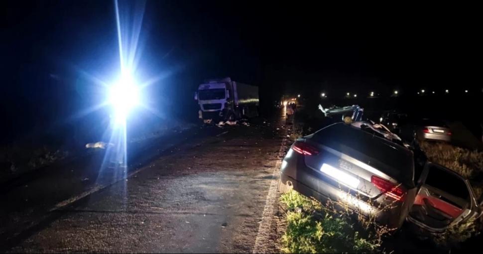 "Lacrimi pentru tinereţea voastră" | Ea este Flori, adolescenta care a murit alături de tatăl său, sub ochii îngroziţi ai mamei, în accidentul de la Buzău 849513