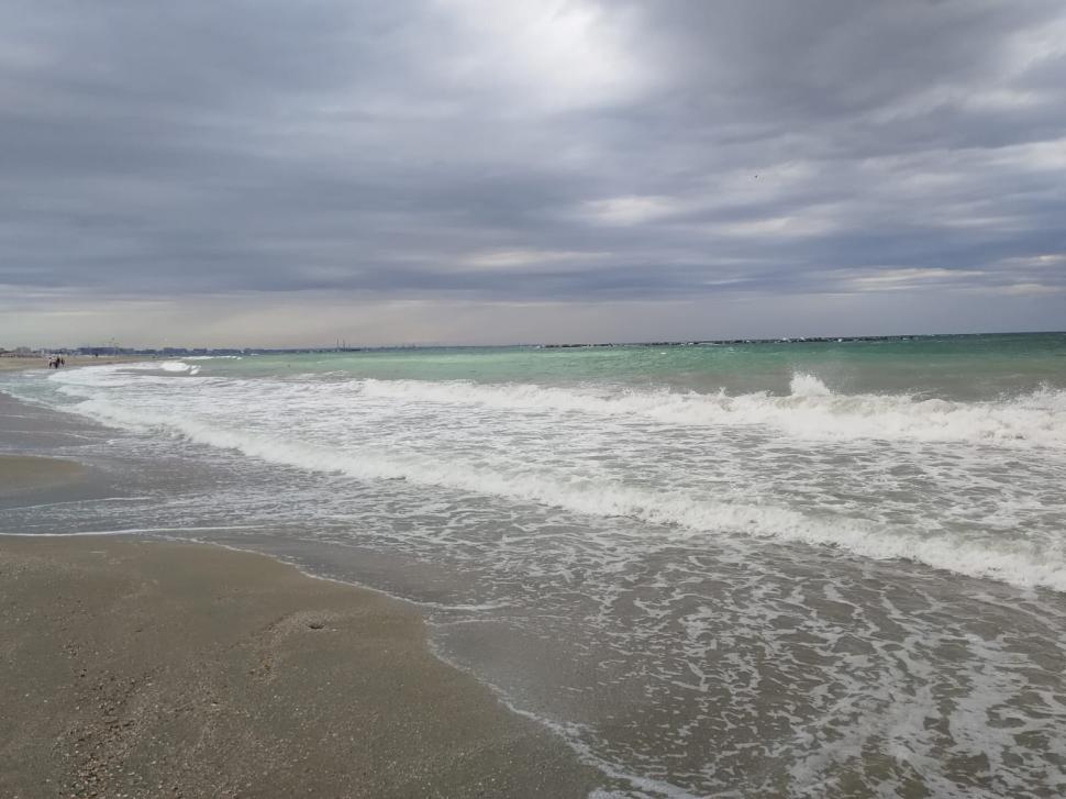 Apa mării s-a răcit cu peste 10 grade Celsius. Explicația fenomenului care a nemulţimit zecile de mii de turişti aflaţi pe litoral 849510