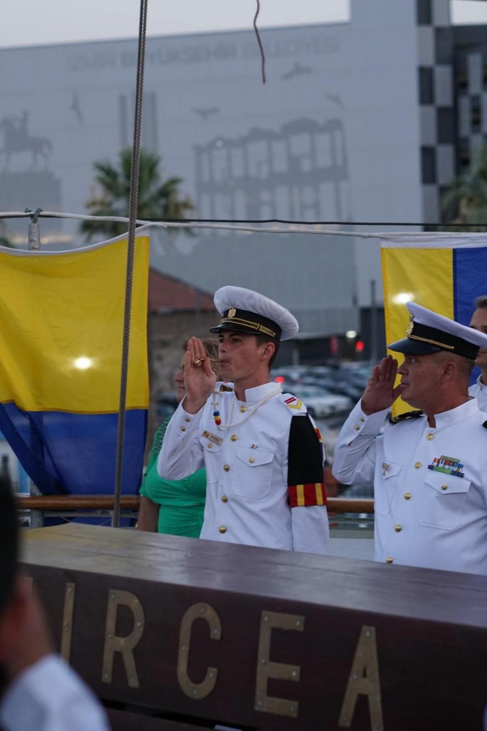 Imagini inedite cu Bricul Mircea în portul Izmir. Petrecere românească la bord cu membri ai comandamentelor NATO 849535