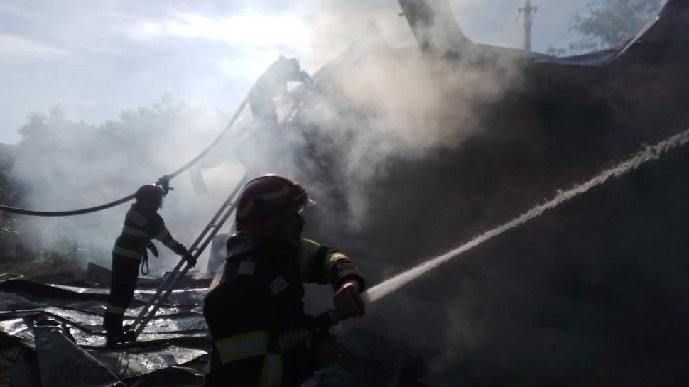 Flăcări până la cer! O biserică de legendă din Vâlcea s-a făcut scrum în doar câteva minute 849481