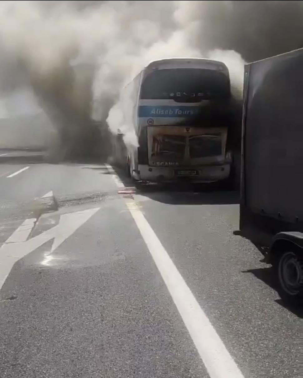Un autocar cu 60 de cetățeni moldoveni și români, a luat foc pe autostrada de centură a Vienei 850033