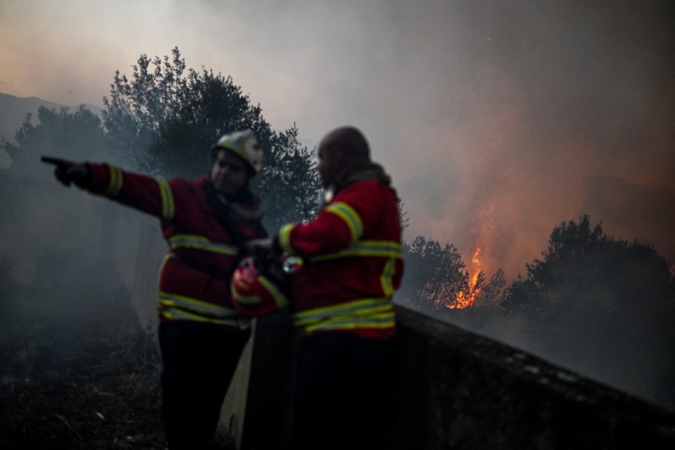 Un bărbat care a provocat trei incendii de pădure în Grecia a fost arestat preventiv