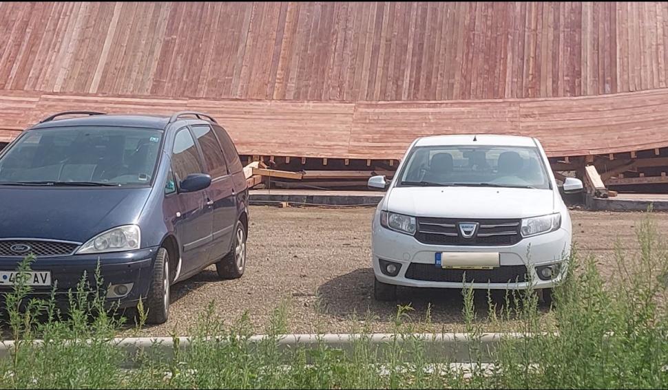 O construcție de 1,5 milioane de euro, menită să marcheze Bătălia de la Podul Înalt, a picat înainte de inaugurare 849945