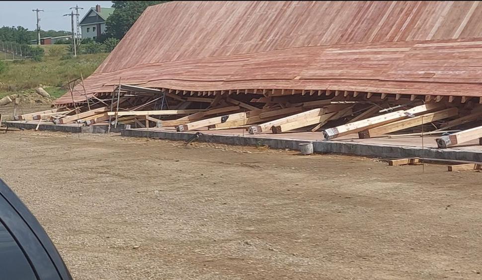 O construcție de 1,5 milioane de euro, menită să marcheze Bătălia de la Podul Înalt, a picat înainte de inaugurare 849946