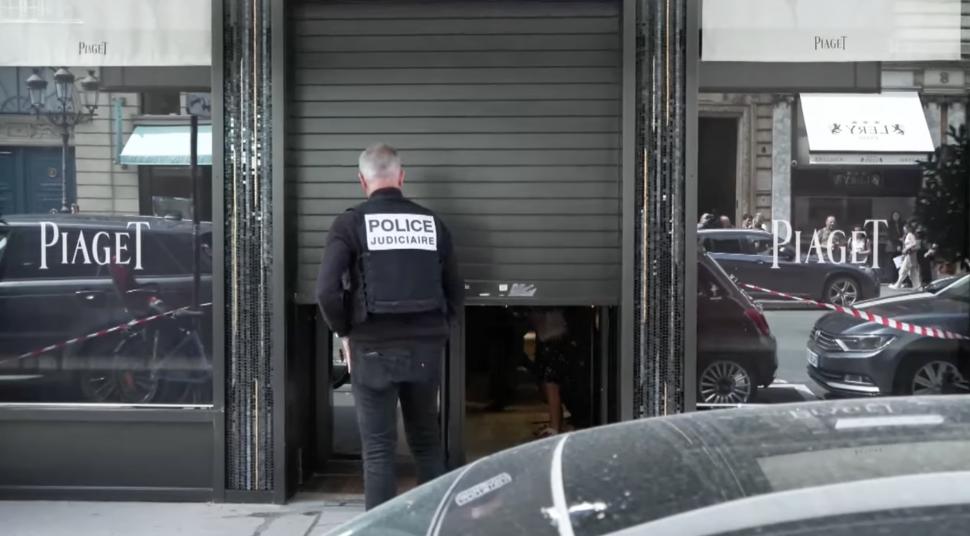 Jaf de 15 milioane de euro, la Ritz, în Paris. Trei persoane au furat bijuterii dintr-un magazin aflat în hotelul parizian 850049