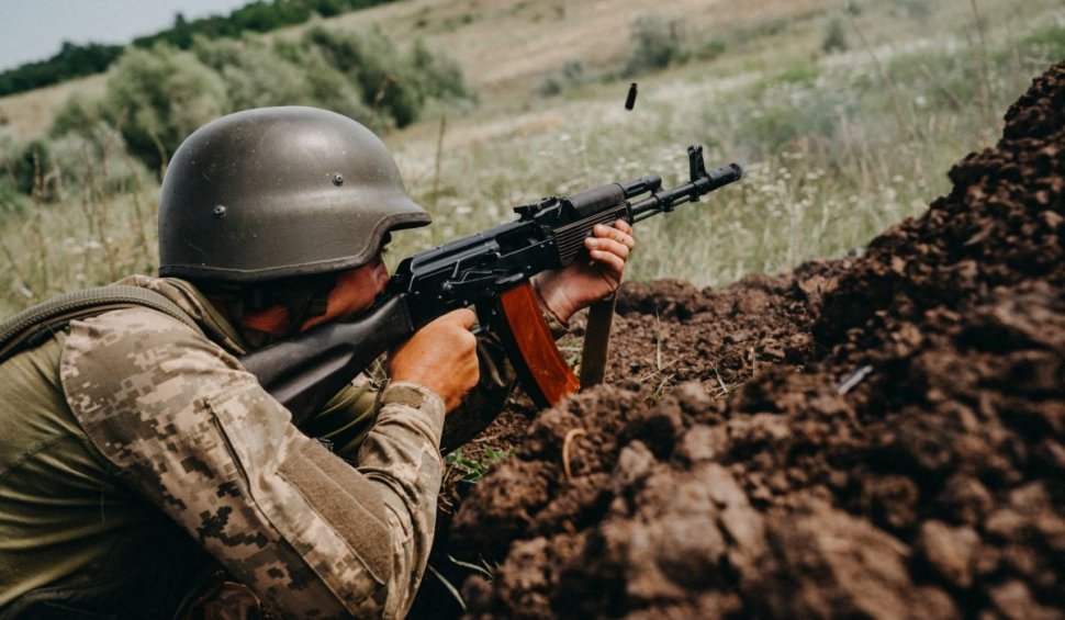 Soldaţii ruşi înconjuraţi de ucraineni comit gesturi extreme pentru a nu fi capturaţi