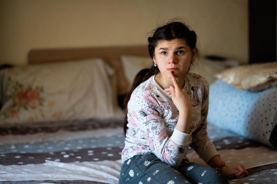 Denisa, copilul cu tetrapareză spastică pentru care centrul UNICEF din Corbasca înseamnă întoarcerea la o viaţă normală 850613