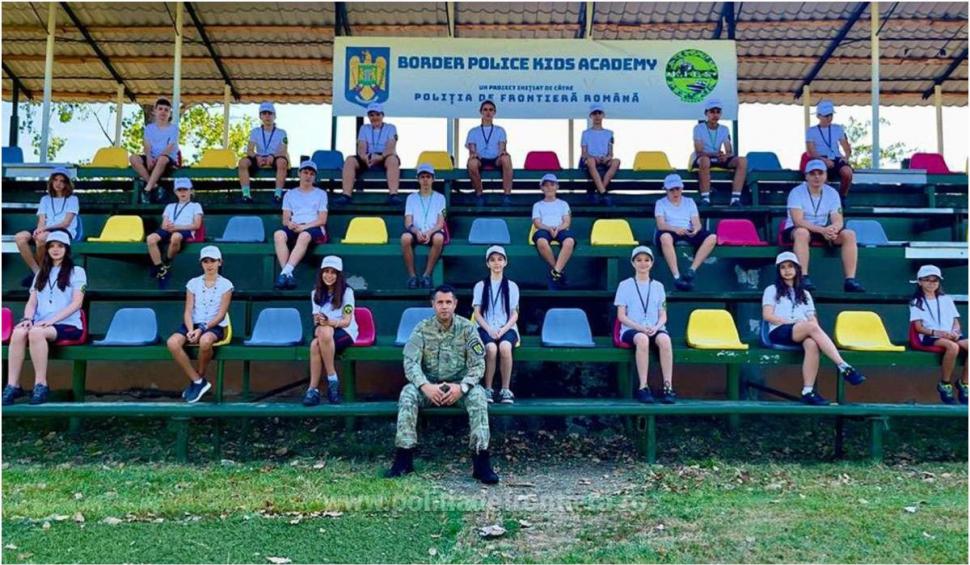20 de elevi au învățat ce înseamnă să fii polițist la prima tabără organizată de Poliția de Frontieră  850757