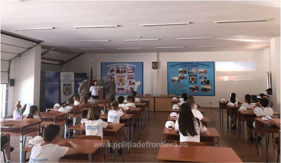 20 de elevi au învățat ce înseamnă să fii polițist la prima tabără organizată de Poliția de Frontieră  850759