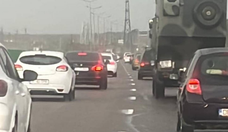 Circulație îngreunată pe Autostrada Soarelui, din cauza ploilor torențiale. Avertismentul Infotrafic