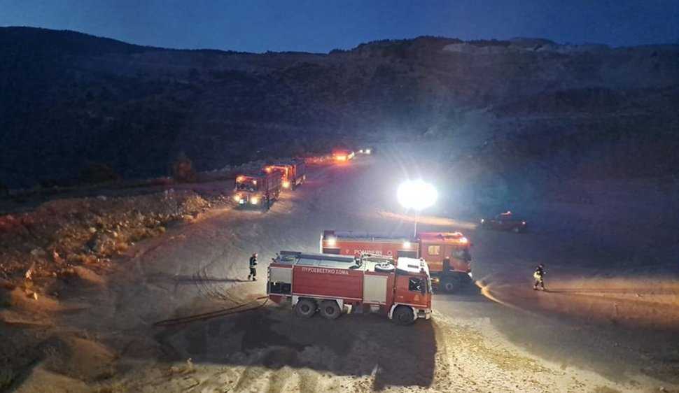 Pompierii români au localizat incendiul din insula grecească Rodos