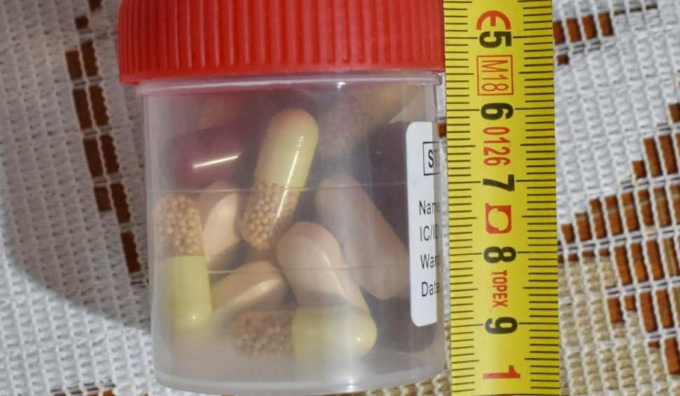 O femeie din Neamţ a convins o altă femeie că are cancer şi i-a vândut pastile de 60.000 de euro