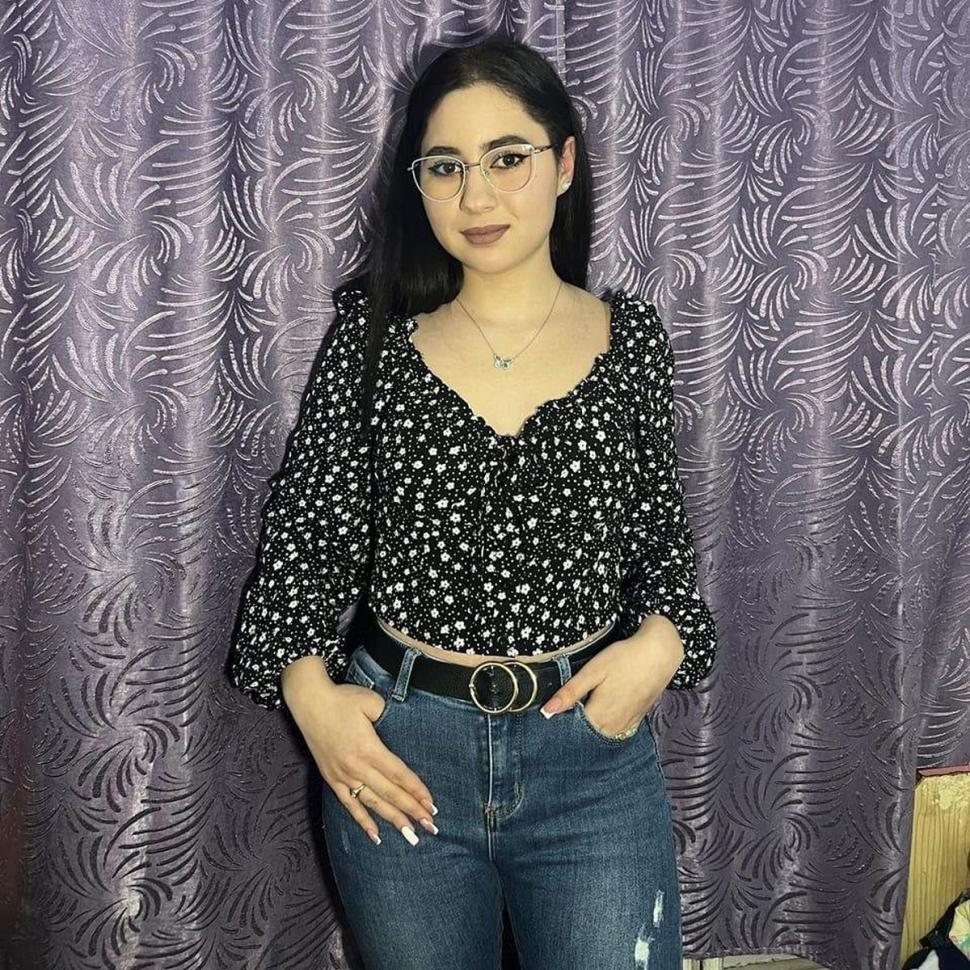 Alina a fost înmormântată în rochie de mireasă. Tot satul a plâns pentru fata omorâtă de cea mai bună prietenă 851599