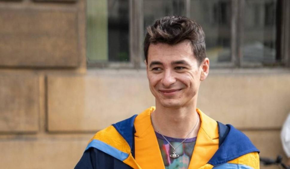 Românul din spatele lui Beyonce. El este Cosmin, unul dintre designerii care au îmbrăcat-o pe divă în turneul ei mondial 851672