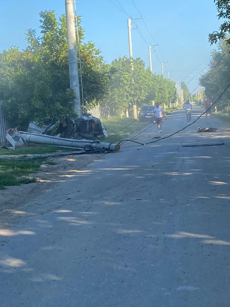 Familii distruse, după ce doi adolescenți s-au urcat în maşină cu prietenul lor fără permis, în Galaţi 851969