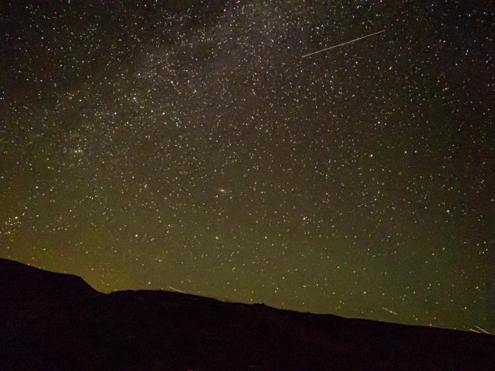 Imagini spectaculoase cu Perseidele vizibile pe cerul României 851980