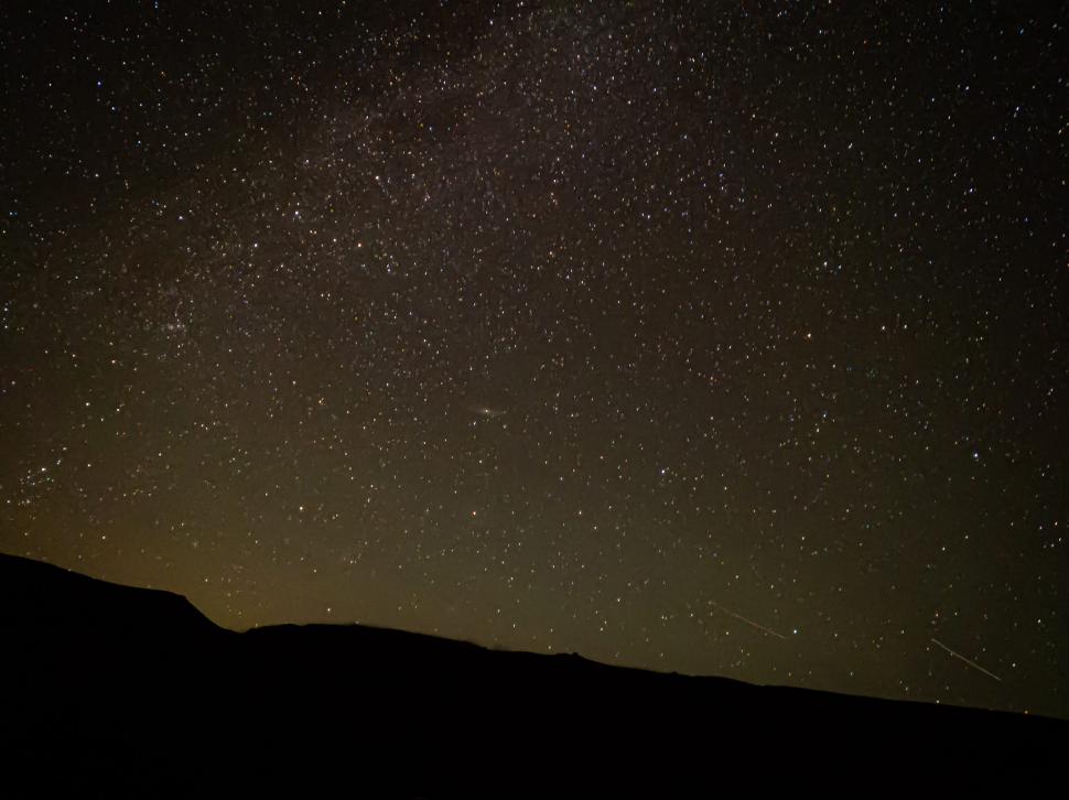 Imagini spectaculoase cu Perseidele vizibile pe cerul României 851981