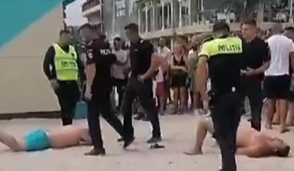 Bătaie între turişti pe o plajă din Costineşti. Scandalagii au fost încătuşaţi  852235