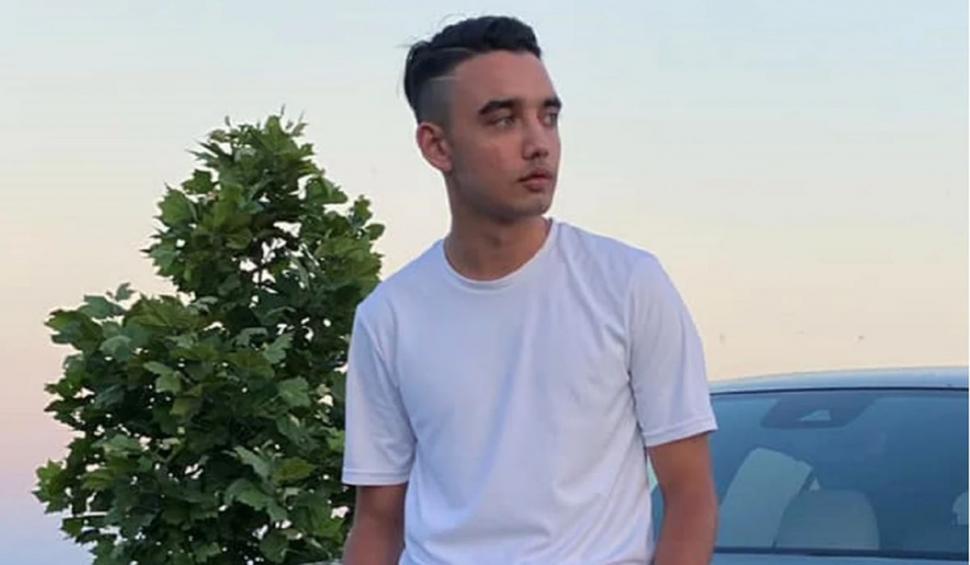 El este Eric, tânărul de 19 ani grav rănit după ce a fost spulberat de un skijet la Eforie. Mama sa îi caută pe vinovaţi: "E straniu" 852136