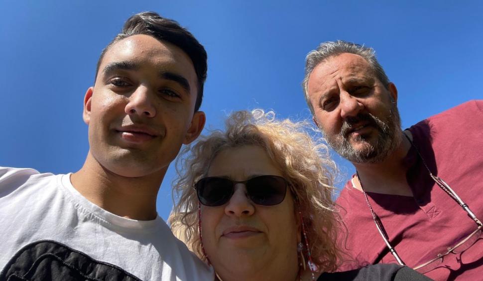 El este Eric, tânărul de 19 ani grav rănit după ce a fost spulberat de un skijet la Eforie. Mama sa îi caută pe vinovaţi: "E straniu" 852138