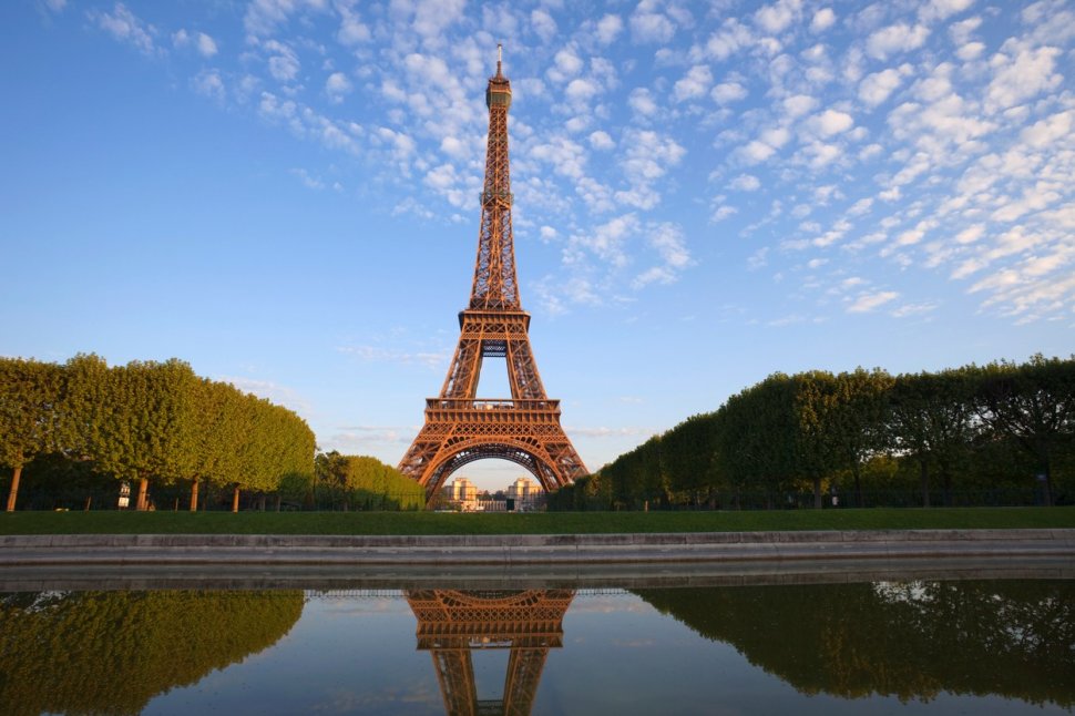 Doi turişti au stat noaptea, sub cerul liber, în Turnul Eiffel. "Au rămas blocaţi întrucât se aflau sub influenţa alcoolului"