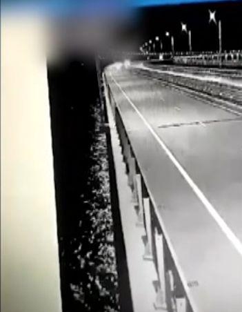 "850 de kilograme de explozibil pe Sea Baby și bum!" | CNN a difuzat în exclusivitate filmul atacului cu drone marine asupra podului Kerci 852460