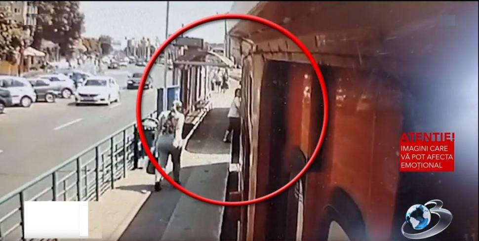 Ea este Alessia, femeia care şi-a găsit sfârşitul sub un tramvai din Arad, pentru că nu a vrut să îşi abandoneze fiica aflată într-un scaun cu rotile 852382