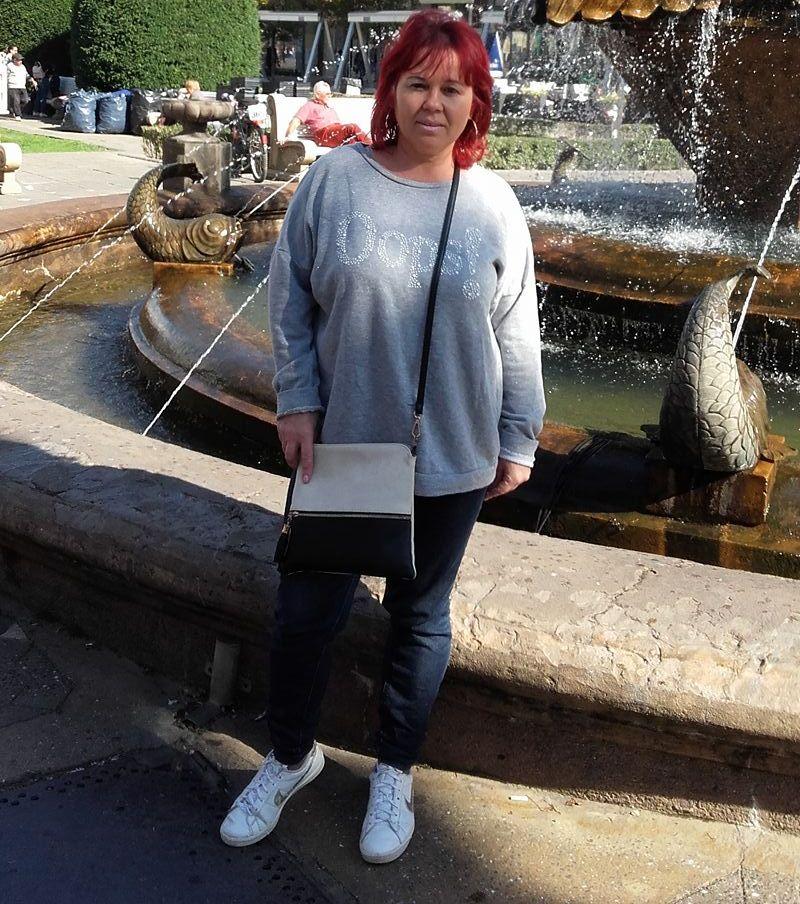 Ea este Alessia, femeia care şi-a găsit sfârşitul sub un tramvai din Arad, pentru că nu a vrut să îşi abandoneze fiica aflată într-un scaun cu rotile 852389