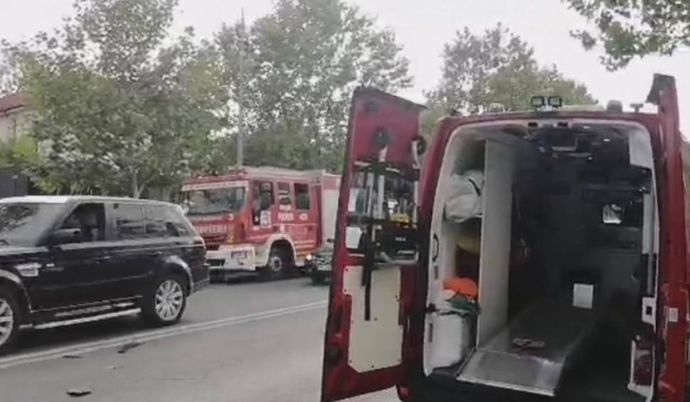 Accident grav în București! Șapte persoane primesc îngrijiri medicale la fața locului 852705