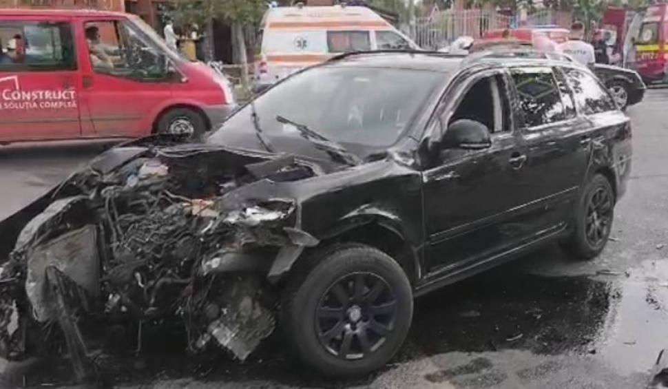 Accident grav în București! Șapte persoane primesc îngrijiri medicale la fața locului 852708