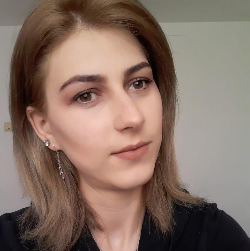 Ea este Ionelia, femeia din Năneşti înjunghiată de soţ din cauza geloziei extreme. Cei doi copii ai lor au rămas acum în grija rudelor 852634